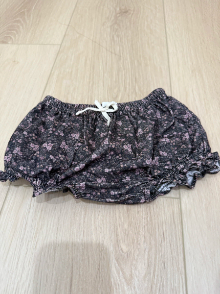碎花短褲 image 1 of 0