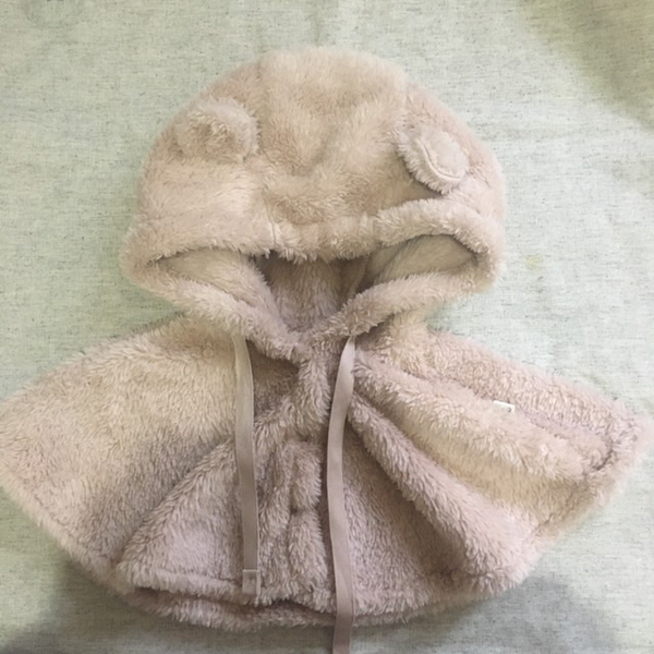 小熊斗篷米色 image 1 of 0