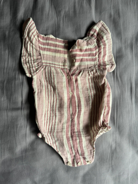 粉色條紋連身衣 image 1 of 0
