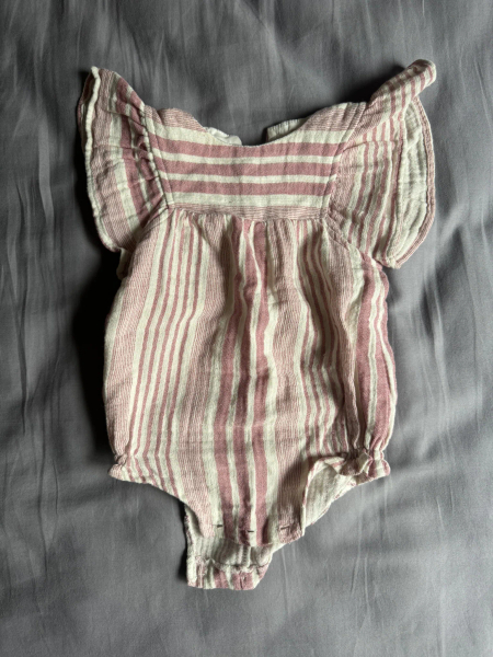 粉色條紋連身衣 image 1 of 0