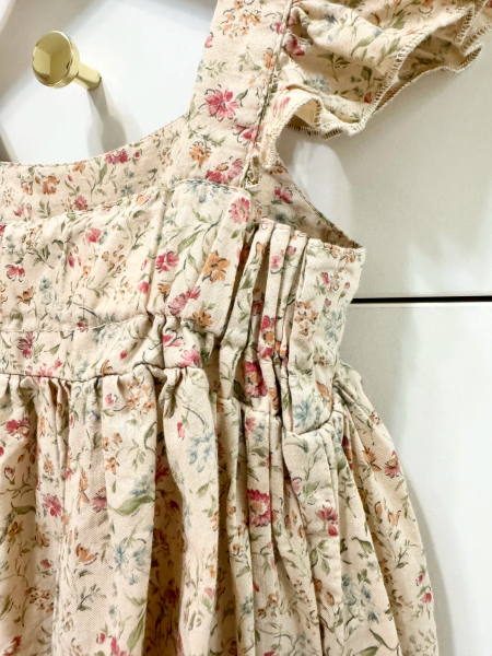 小飛袖上衣-Cream Florals image 1 of 0