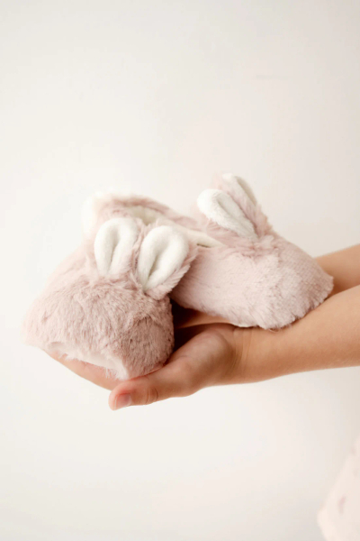 粉色毛茸茸Bunny 室內鞋 image 1 of 0