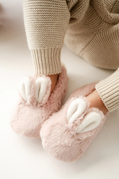 粉色毛茸茸Bunny 室內鞋 image 1 of 0