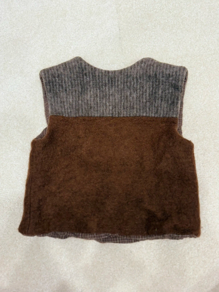 羊毛背心 image 1 of 0