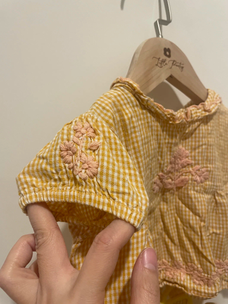 鵝黃格紋刺繡套裝 image 1 of 0