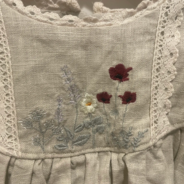 刺繡小花連身衣 image 1 of 0