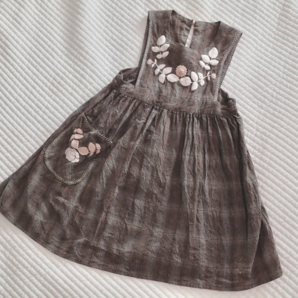 刺繡背心裙 image 1 of 0