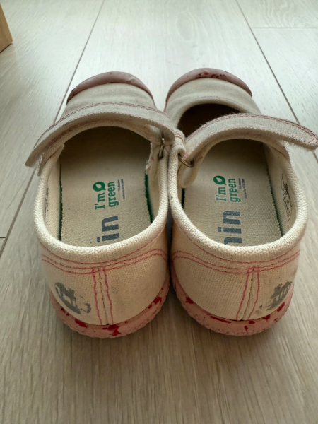 白色粉底娃娃帆布鞋 image 1 of 0