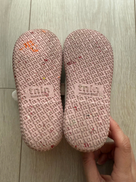 白色粉底娃娃帆布鞋 image 1 of 0
