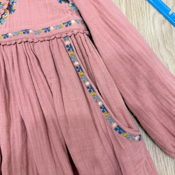 刺繡洋裝 image 1 of 0