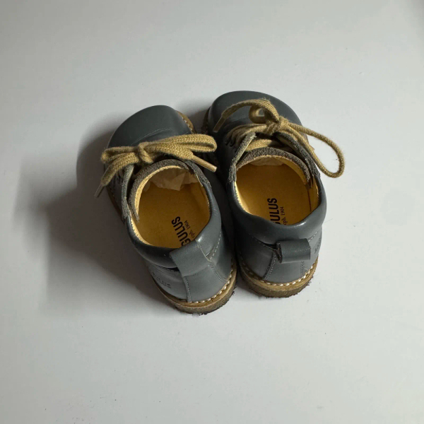 大頭皮鞋 image 1 of 0