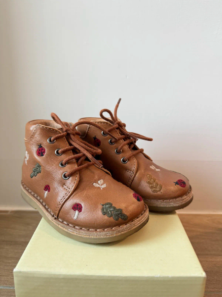 Petit刺繡鞋 image 1 of 0