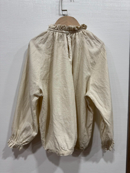 白上衣 image 1 of 0