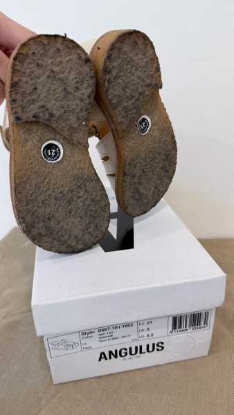 蕾絲米白涼鞋 image 1 of 0