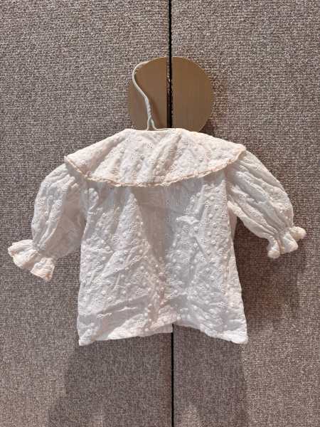 鏤空蕾絲大翻領刺繡襯衫 image 1 of 0