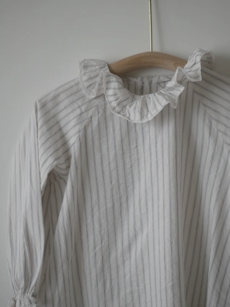 藍色條紋上衣 image 1 of 0