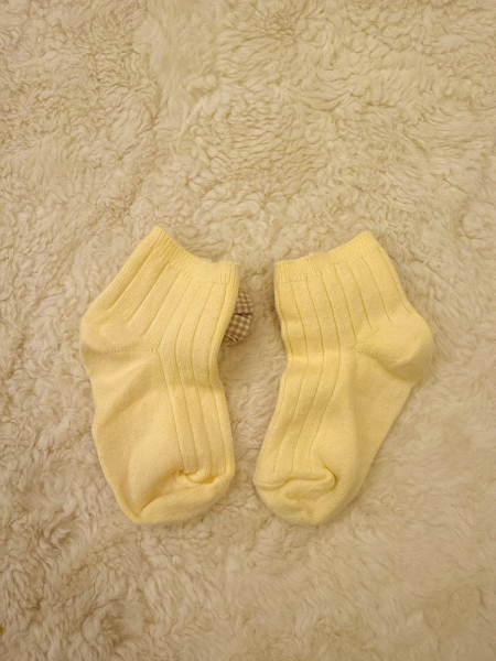 鵝黃短襪 image 1 of 0