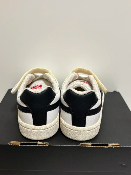 經典配色板鞋 image 1 of 0