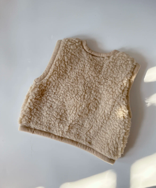 輕暖牛角扣羊毛背心- bodywarmer vest English Tea 英國茶 image 1 of 0