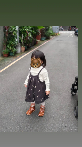 黑色月亮吊帶裙 image 1 of 0
