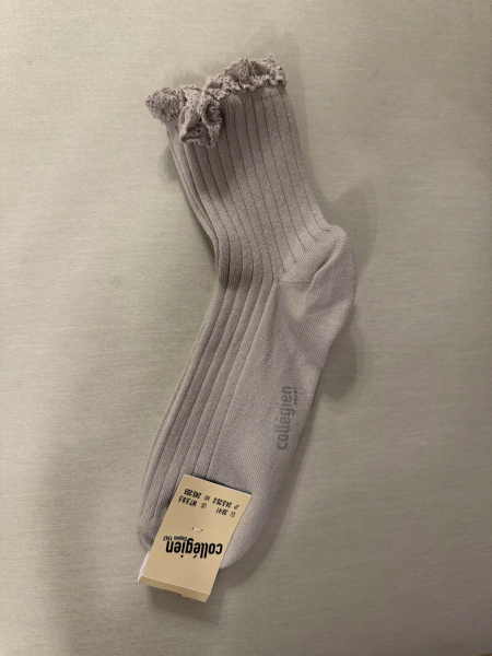 蕾絲邊羅紋珍珠灰短襪 image 1 of 0