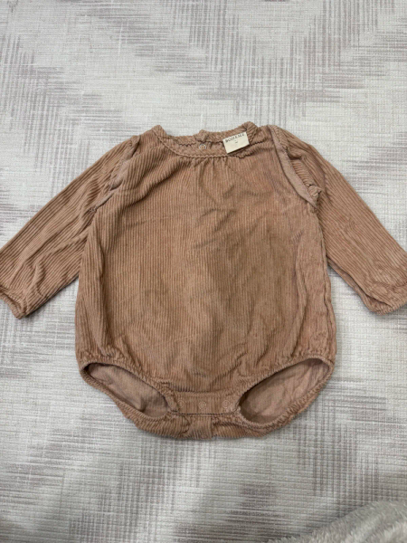 粉棕色包屁衣 image 1 of 0