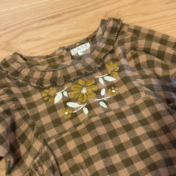 刺繡焦糖格紋包屁衣 image 1 of 0