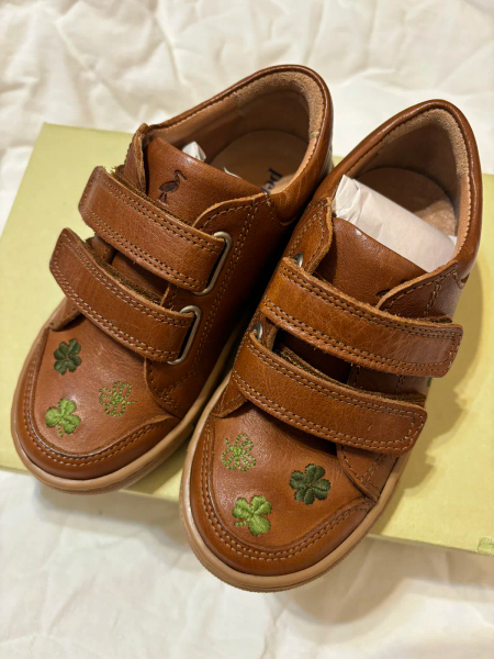 幸運草刺繡運動鞋 image 1 of 0