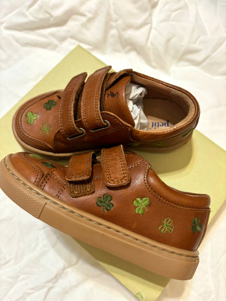 幸運草刺繡運動鞋 image 1 of 0