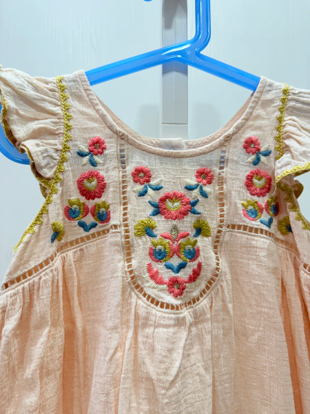 繡花洋裝 image 1 of 0