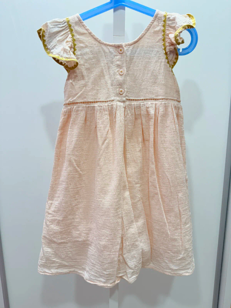 繡花洋裝 image 1 of 0