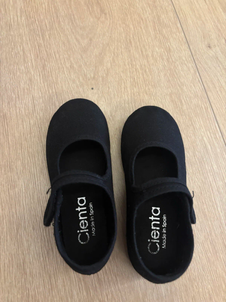 鞋子 image 1 of 0