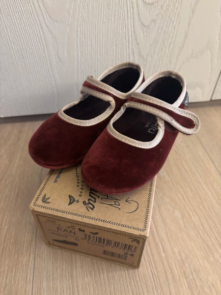 鞋子 image 1 of 0