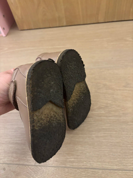 鞋子 image 1 of 0