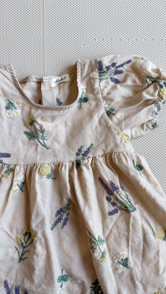 雛菊刺繡棉麻洋裝 image 1 of 0