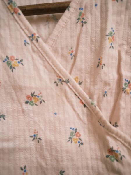小碎花澎袖綁帶和服上衣 image 1 of 0