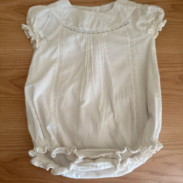 刺繡蕾絲荷葉邊 image 1 of 0