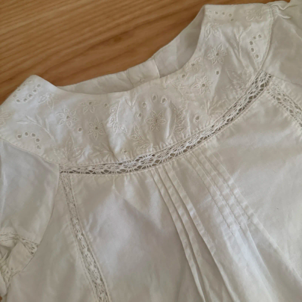 刺繡蕾絲荷葉邊 image 1 of 0