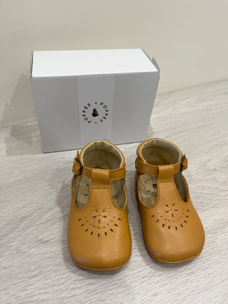 小皮鞋 image 1 of 0