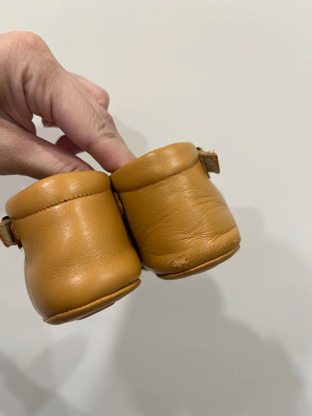 小皮鞋 image 1 of 0