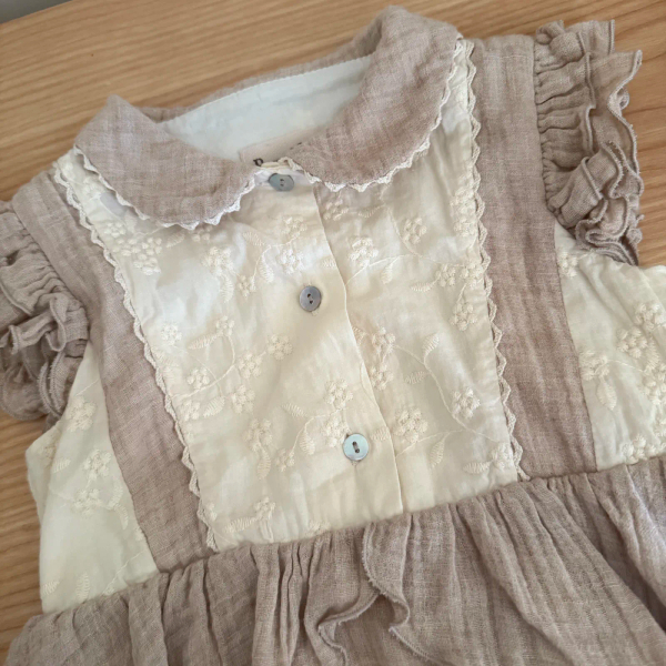 刺繡荷葉邊 image 1 of 0