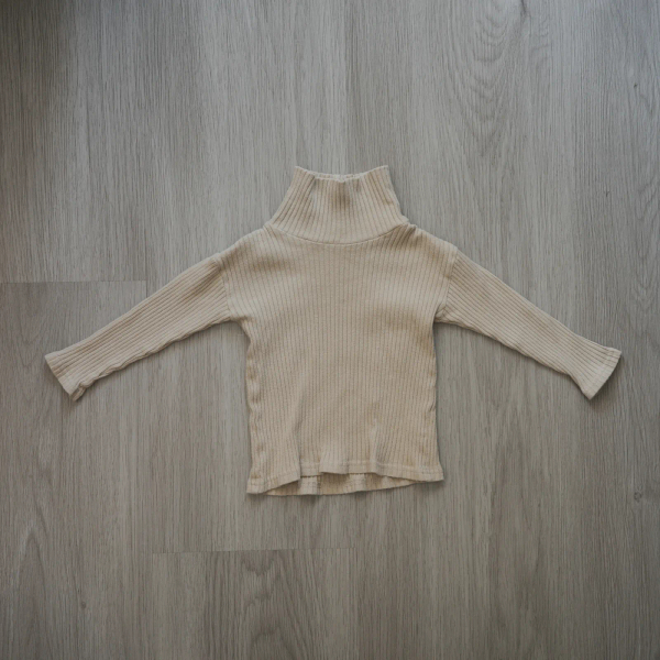 Turtleneck sand image 1 of 0
