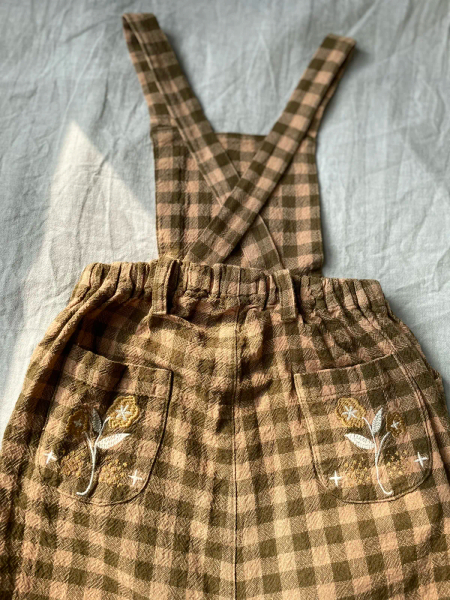 格紋刺繡吊帶長褲 image 1 of 0