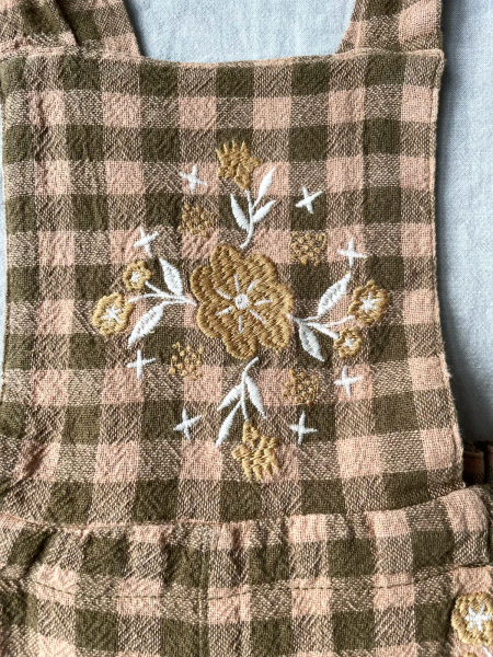 格紋刺繡吊帶長褲 image 1 of 0