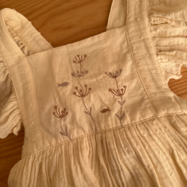 24ss刺繡荷葉裙 image 1 of 0