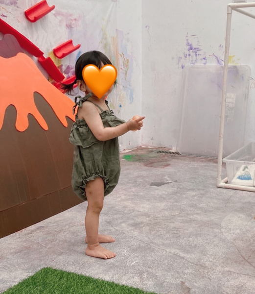 橄欖綠荷葉綁帶包屁衣 image 1 of 0