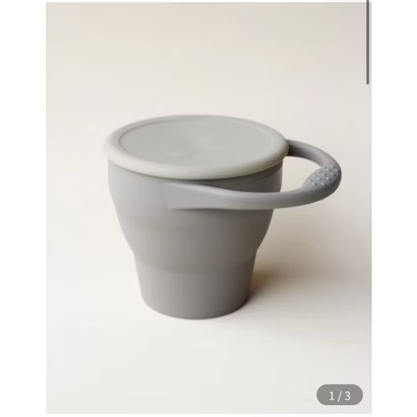  little wonders 可折疊矽膠零食杯 可可灰 image 1 of 0