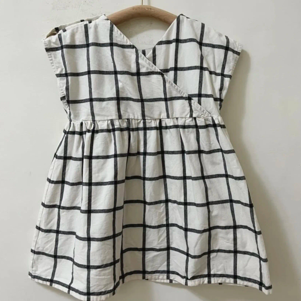 格紋洋裝 image 1 of 0