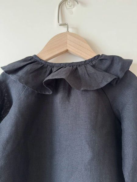 蒲公英刺繡黑色上衣 image 1 of 0