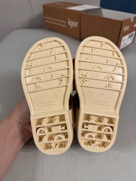  經典涼鞋 - Marfil image 1 of 0